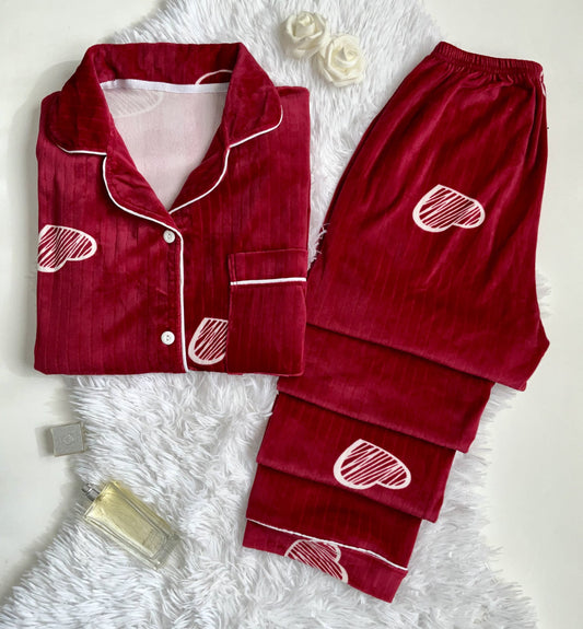 Pyjama en velours d'hiver avec motif cœurs