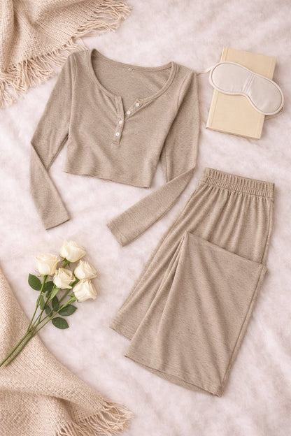 Pyjama doux et élégant – Top Henley & Pantalon