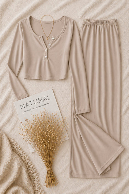 Pyjama doux et élégant – Top Henley & Pantalon