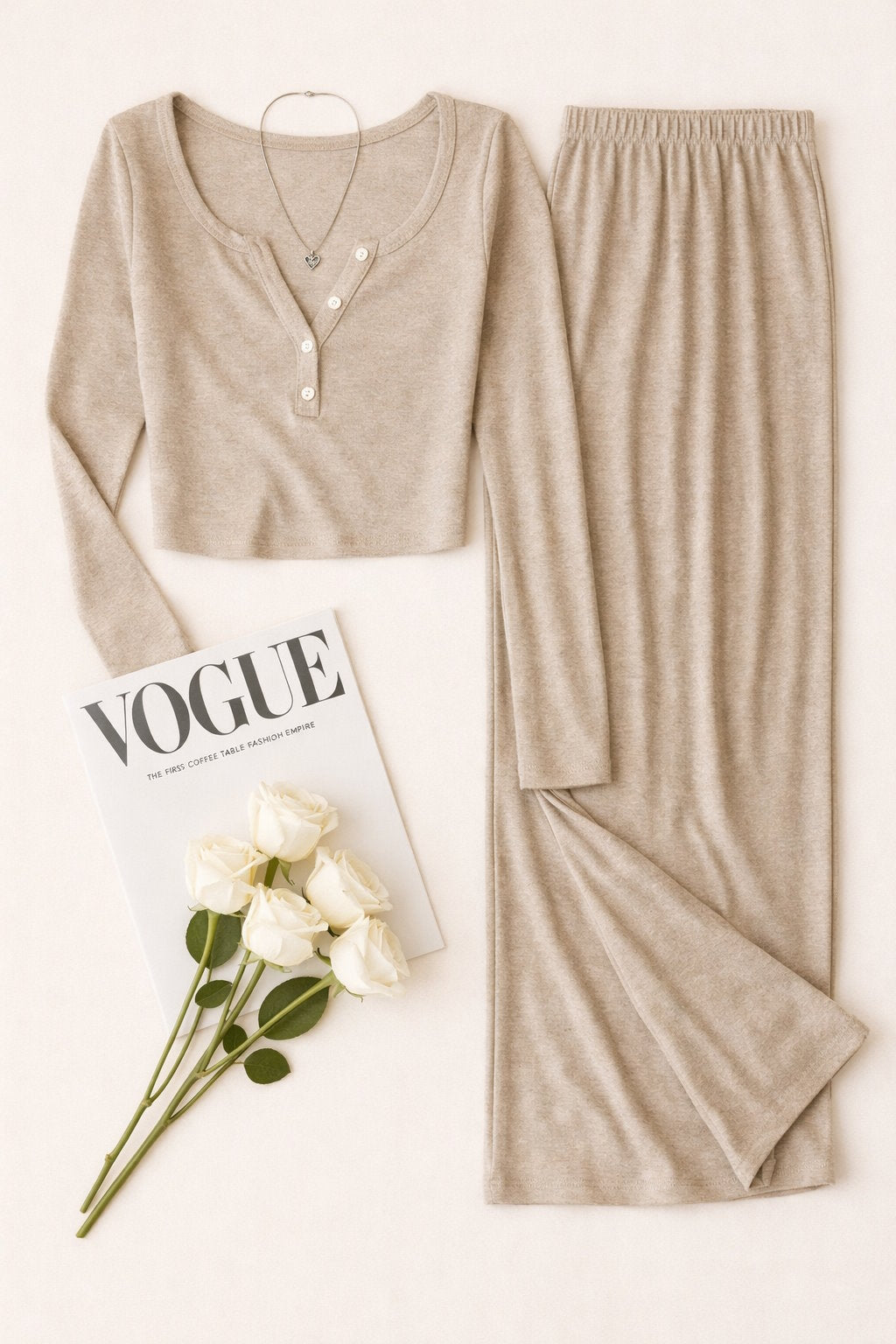 Pyjama doux et élégant – Top Henley & Pantalon