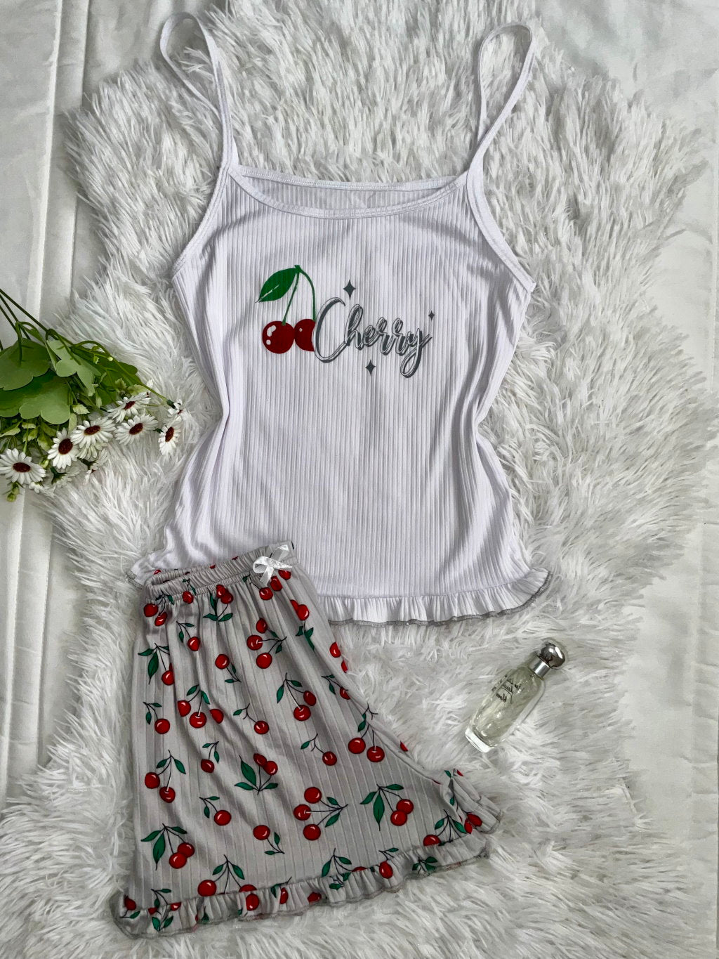 🍒 طقم بيجامة نسائية بنقشة الكرز 