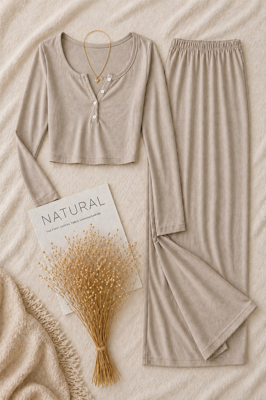 Pyjama doux et élégant – Top Henley & Pantalon