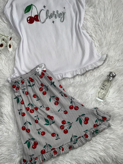 🍒 طقم بيجامة نسائية بنقشة الكرز 
