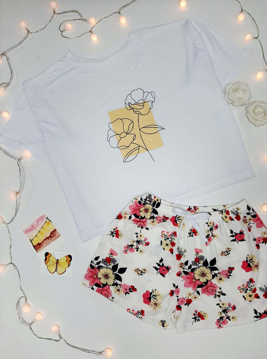 Conjunto de Pijama com T-shirt e Calções Impressos em Floral