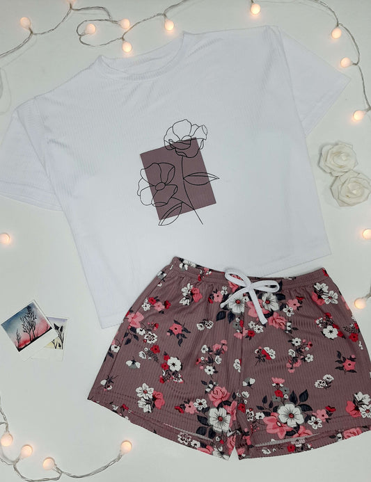 Conjunto de Pijama com T-shirt e Calções Impressos em Floral