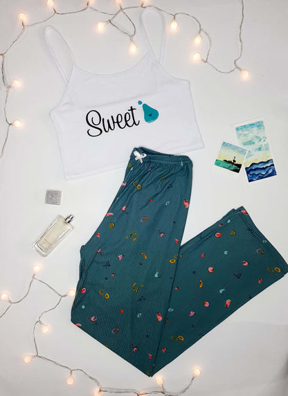 Ensemble-Pyjama-Imprime-Avec-Haut-De-Camisole-Et-Pantalon-Long-Verte