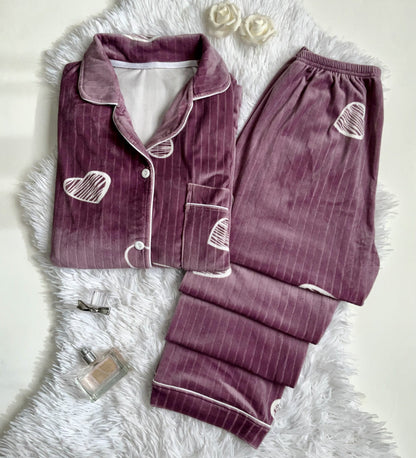 Pyjama en velours d'hiver avec motif cœurs