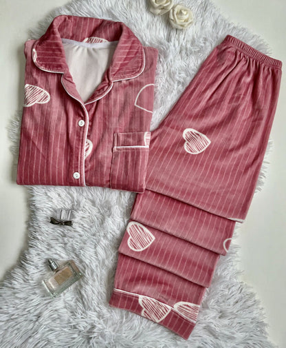 Pyjama en velours d'hiver avec motif cœurs